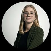 Étudiante donne des cours particuliers de différentes matières littéraires et artistiques